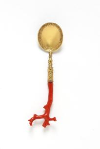 Spoon with coral handle, Germany 1530-40, Victoria & Albert Museum (2268-1855)